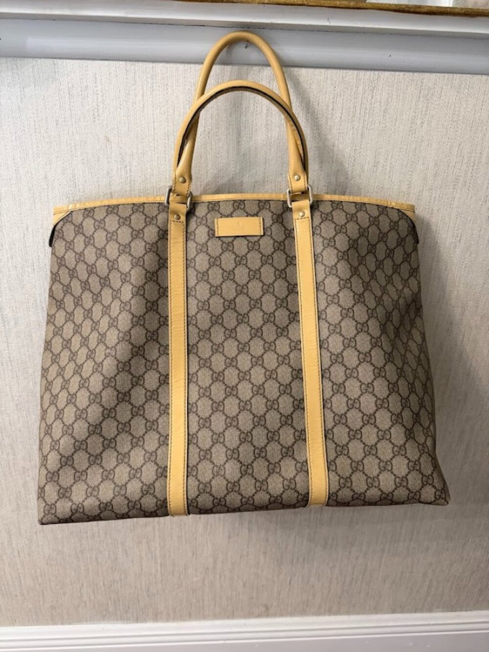 Authentic Gucci GG Canvas Large Tote Bag Beige Monogram Leather Made in Italy - Picture 2 of 16